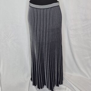 Jarbo Vera Pleated Skirt Navy/White - Size M / 8